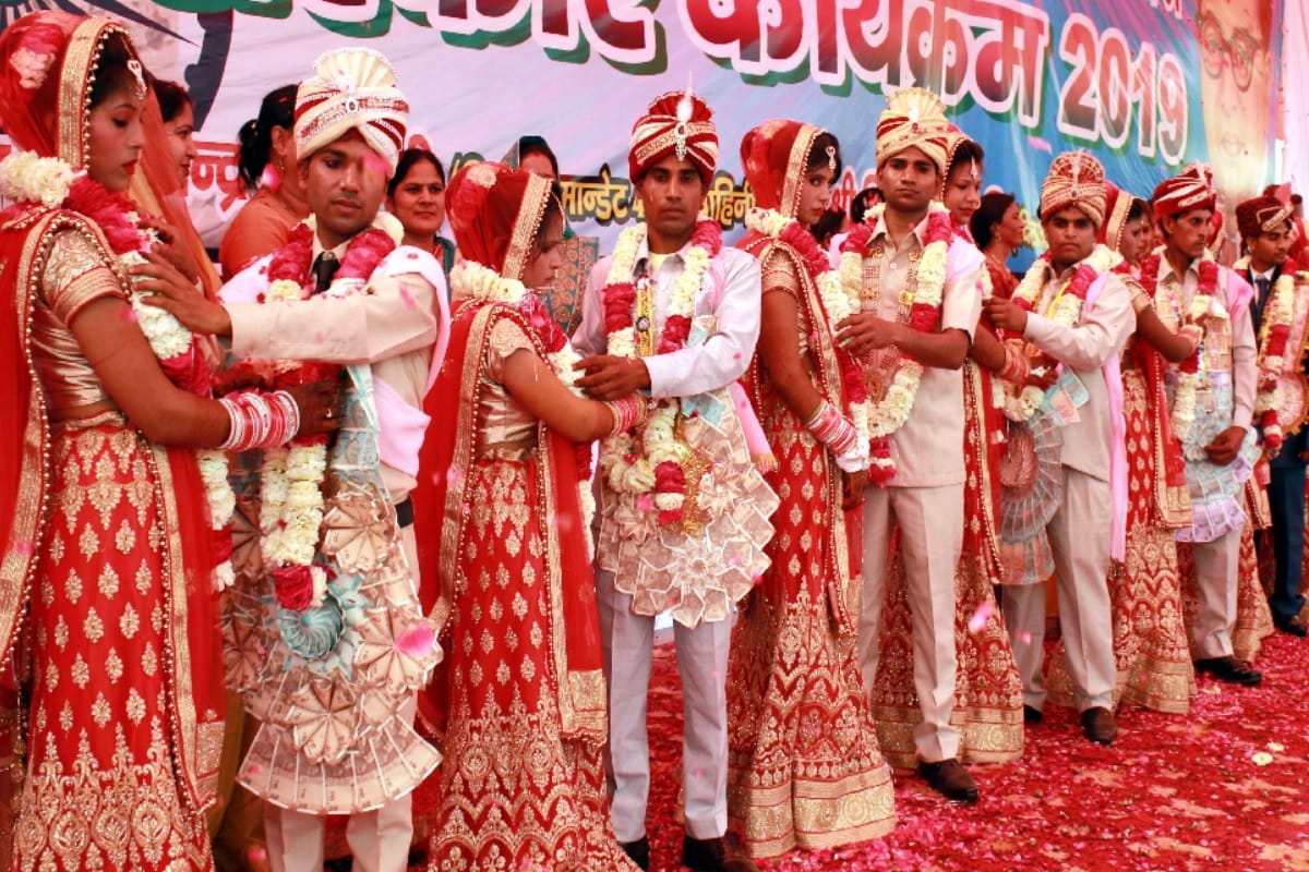 several brides got married At the same time in Meerut