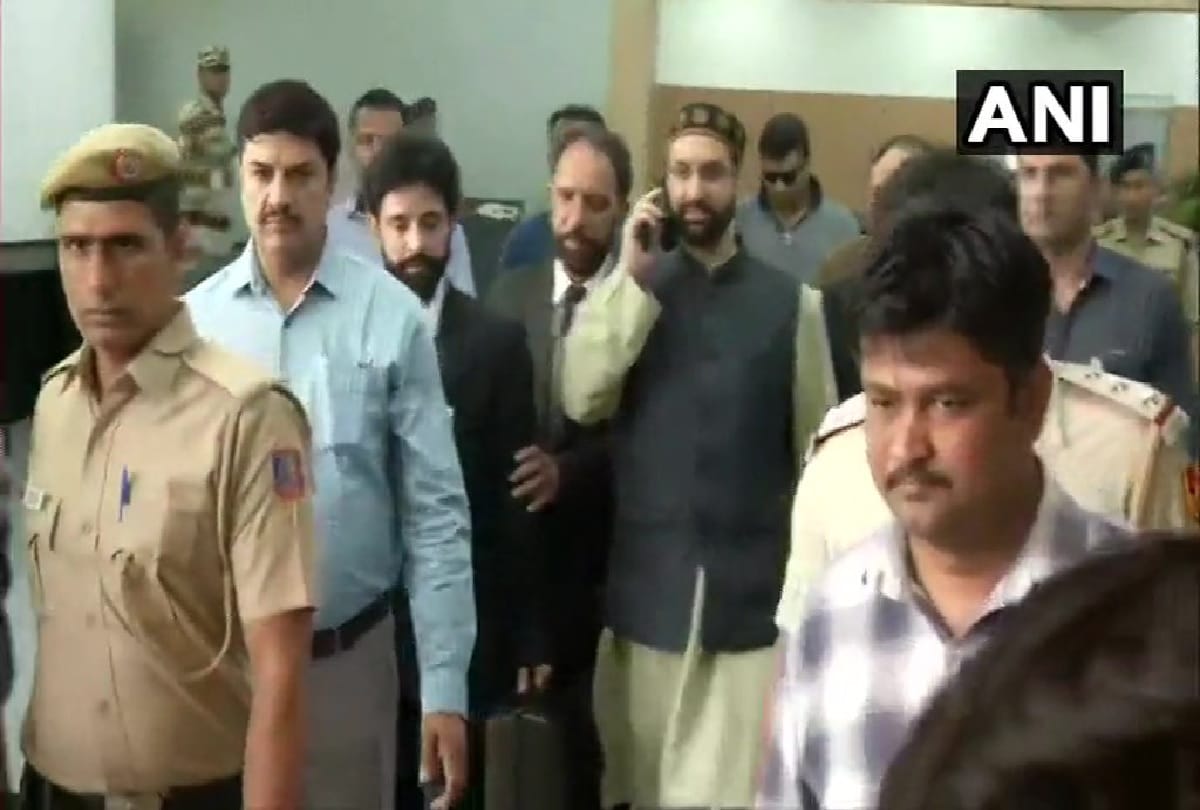 Kashmiri Separatist leader Mirwaiz Umar Farooq appeared in front of NIA in Terror Funding case