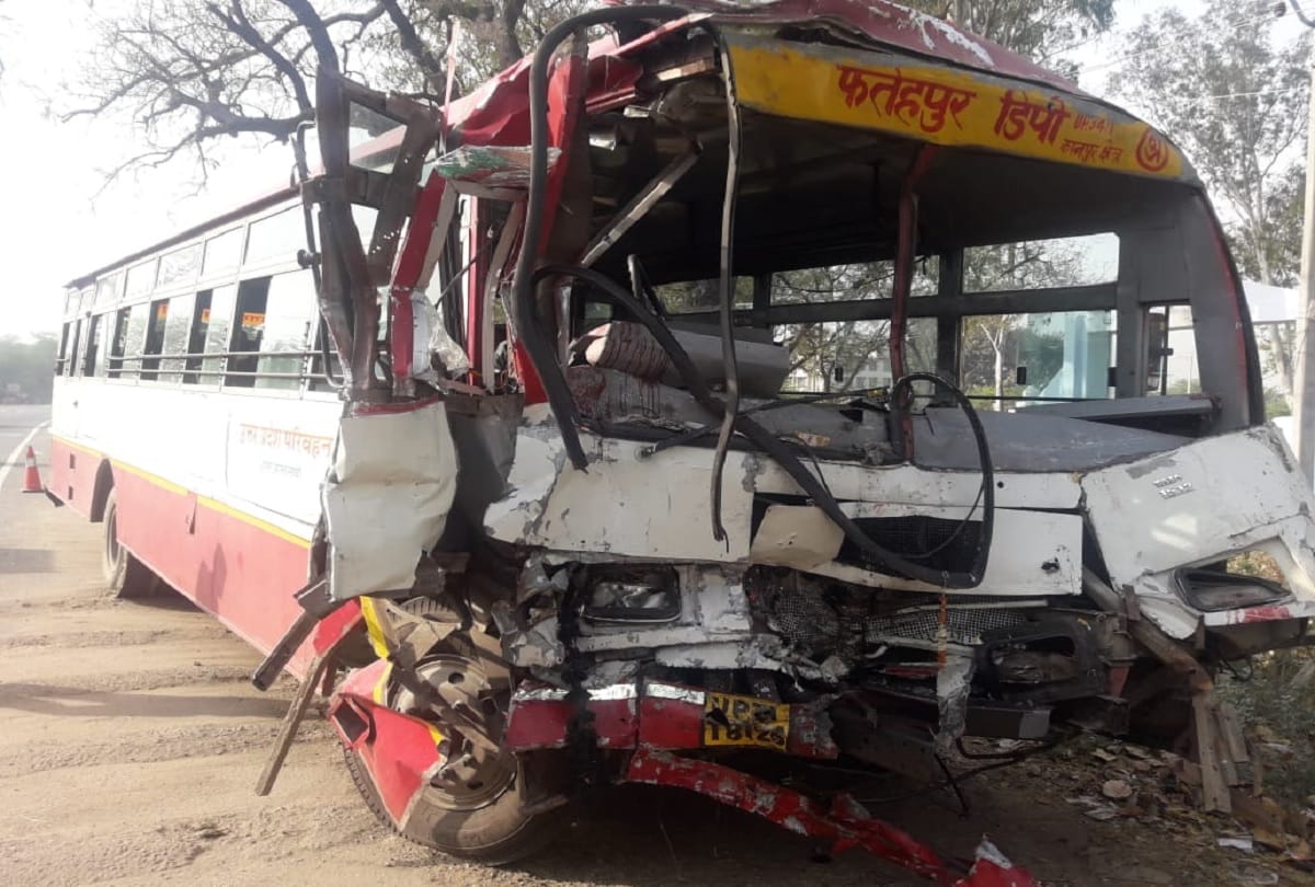 Roadways bus and truck collision in Hathras