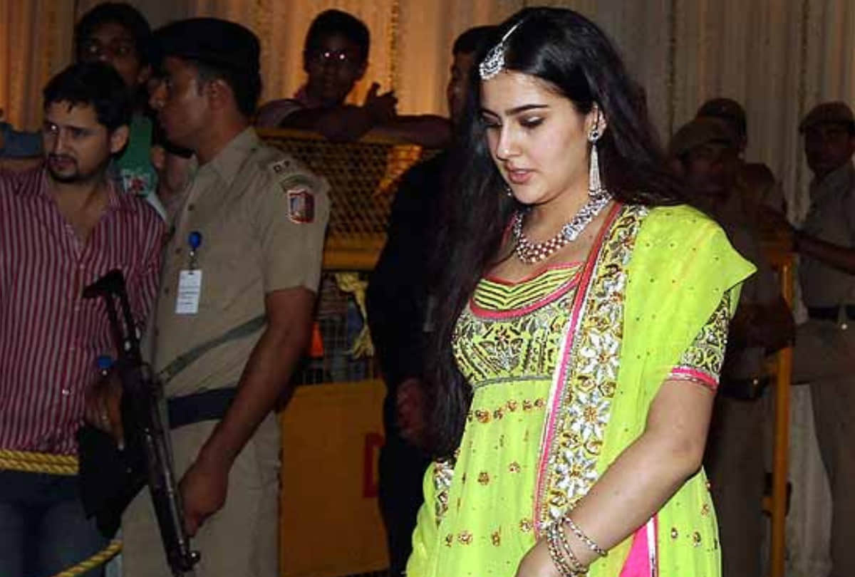 saif ali khan and kareena kapoor khan wedding picture viral here reason