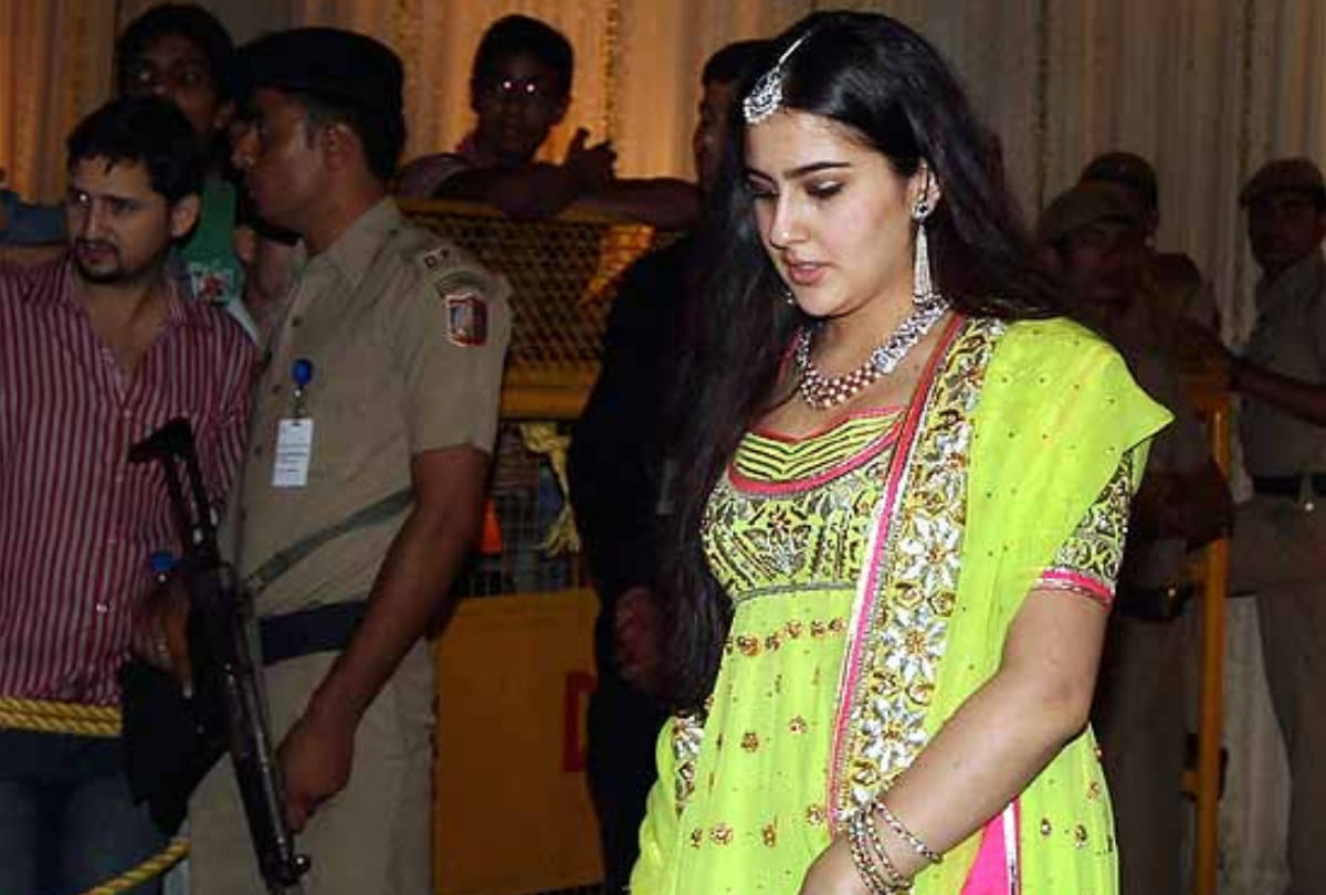 saif ali khan and kareena kapoor khan wedding picture viral here reason