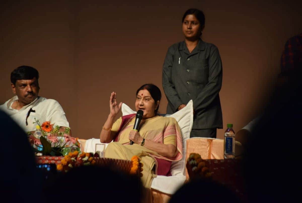 lok sabha elections 2019 jaya prada reacts on azam statement should i die yogi say this