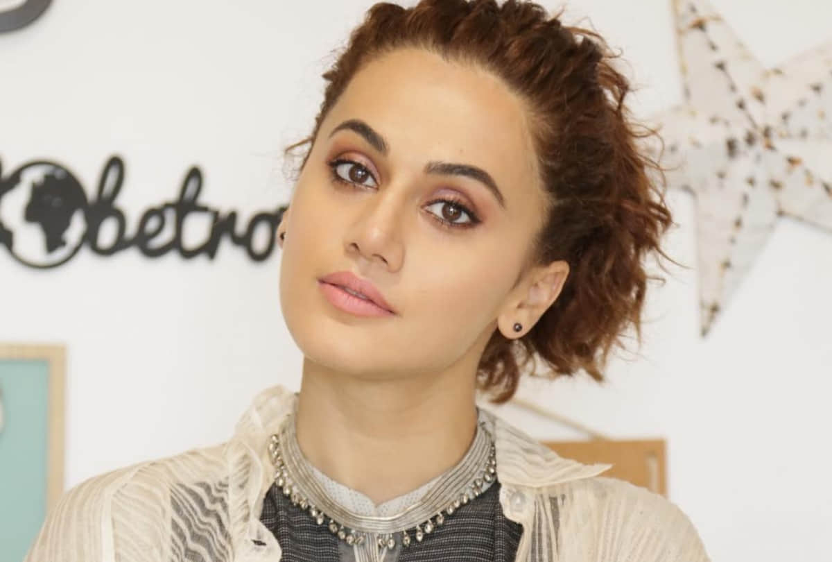 taapsee pannu is unhappy with not getting award