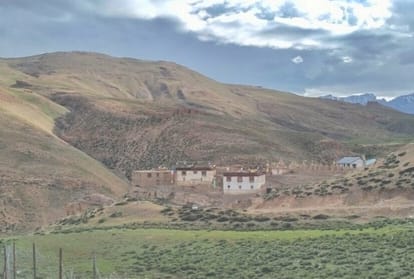lok sabha election 2019: polling team wear Traditional costume in Tashigang polling booth