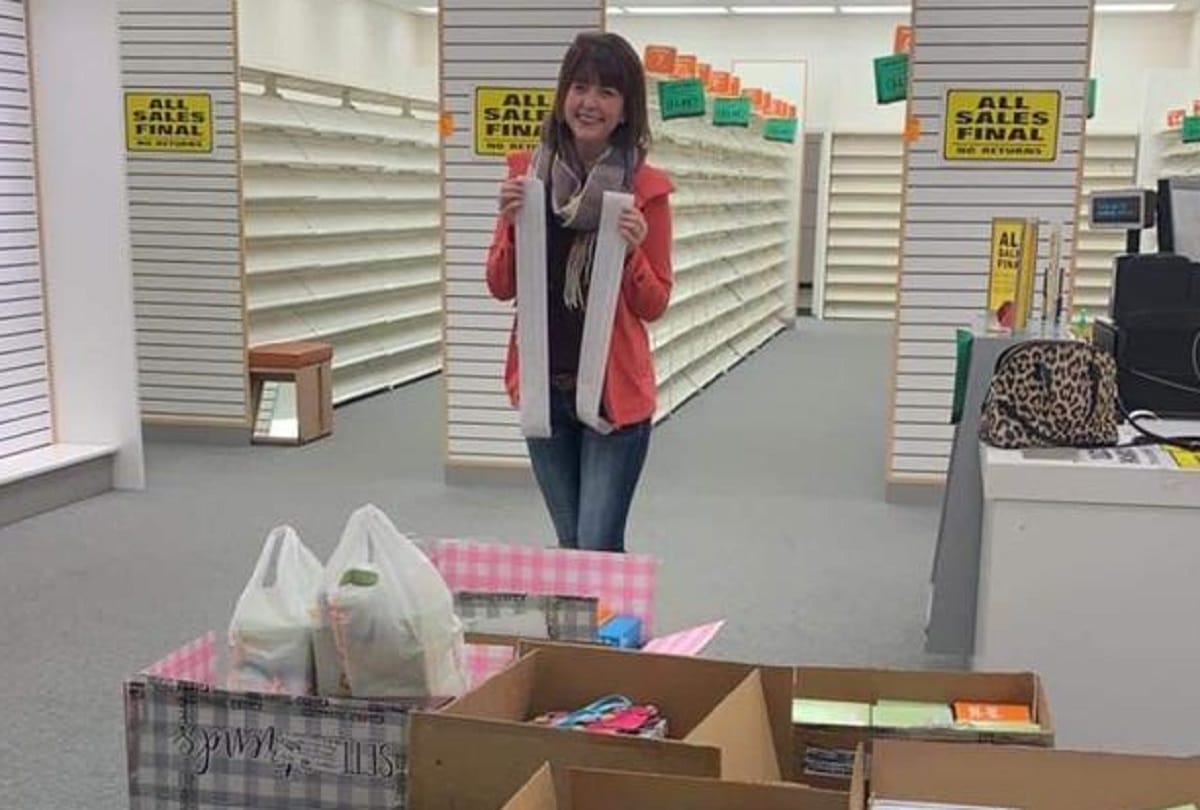 For help of Nebraska flood victims, the woman bought full stock of shoe store in america