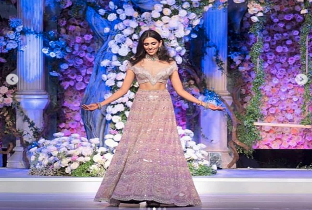 Shloka Mehta looks drop dead gorgeous in floral yellow lehenga