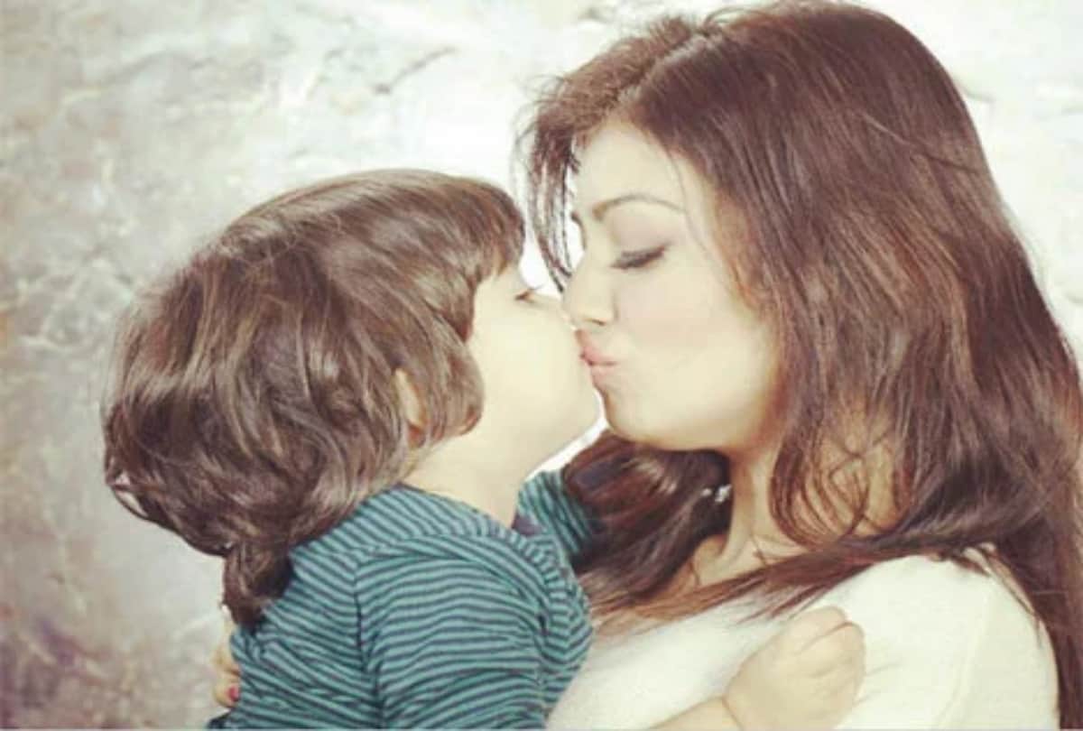 see Ayesha Takia son photo Mikile on her Birthday