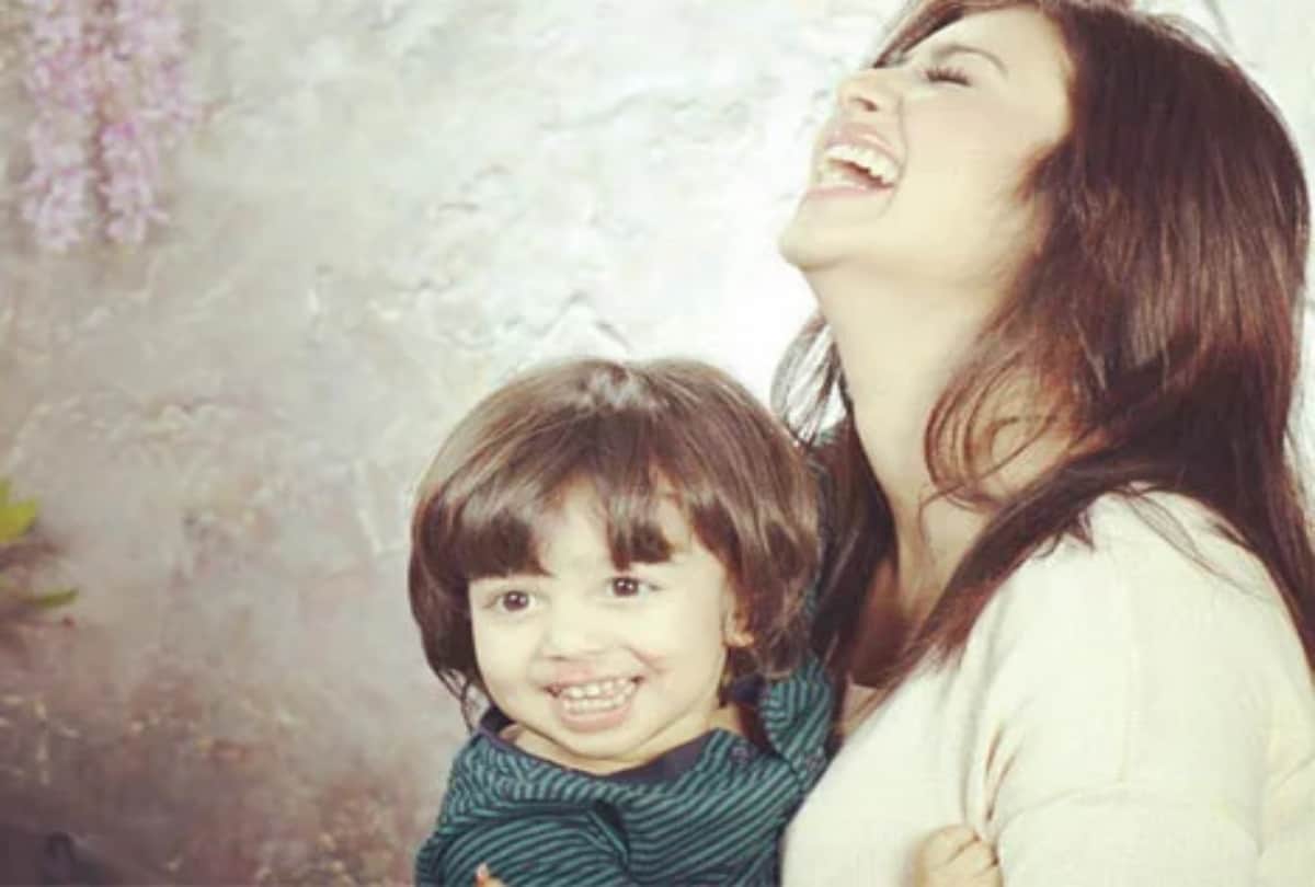 see Ayesha Takia son photo Mikile on her Birthday