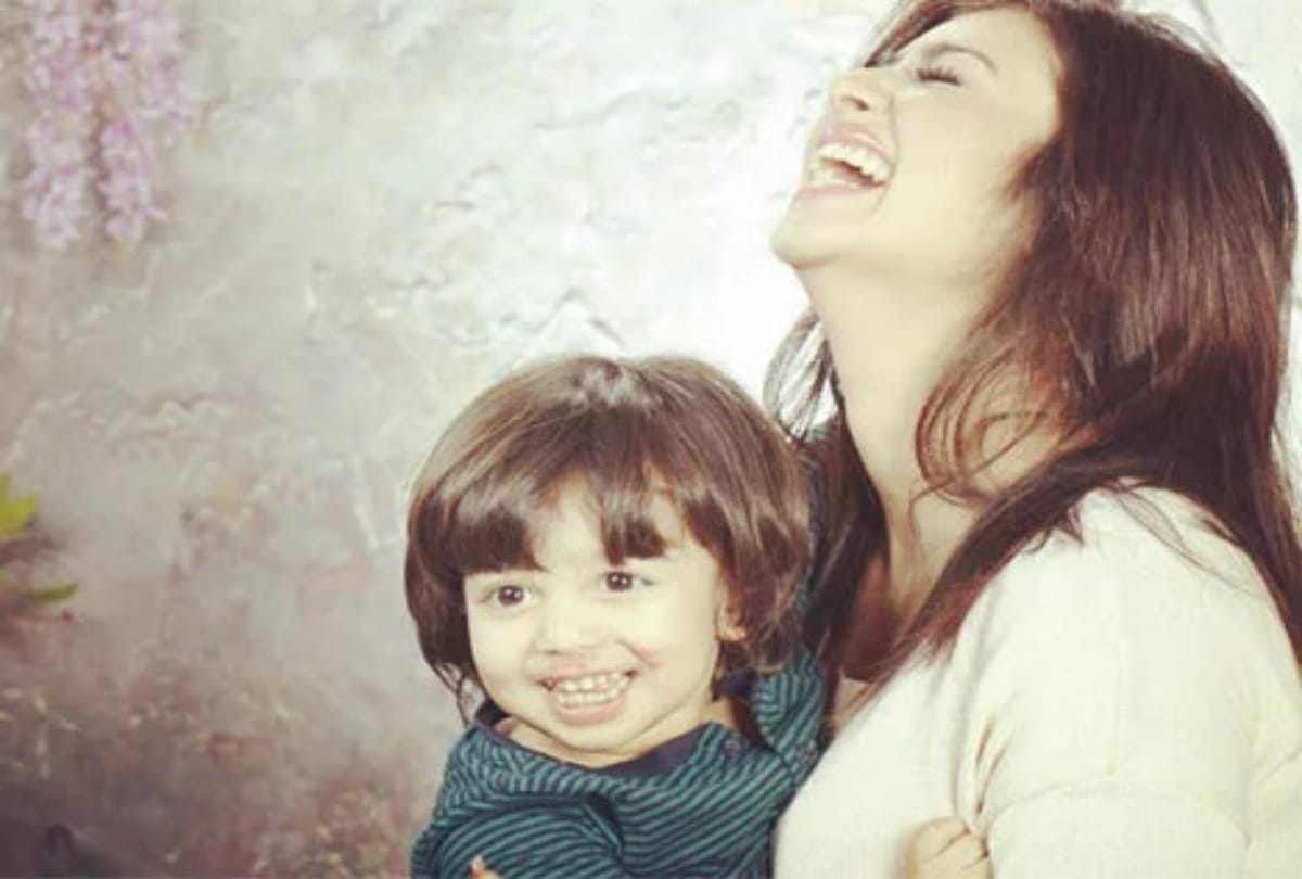 see Ayesha Takia son photo Mikile on her Birthday