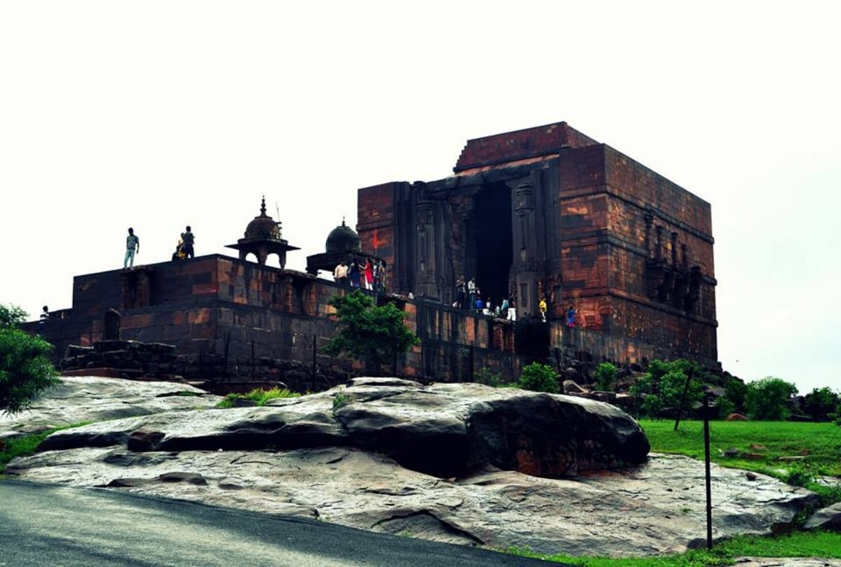 visit city of lake bhopal has great history monuments museum