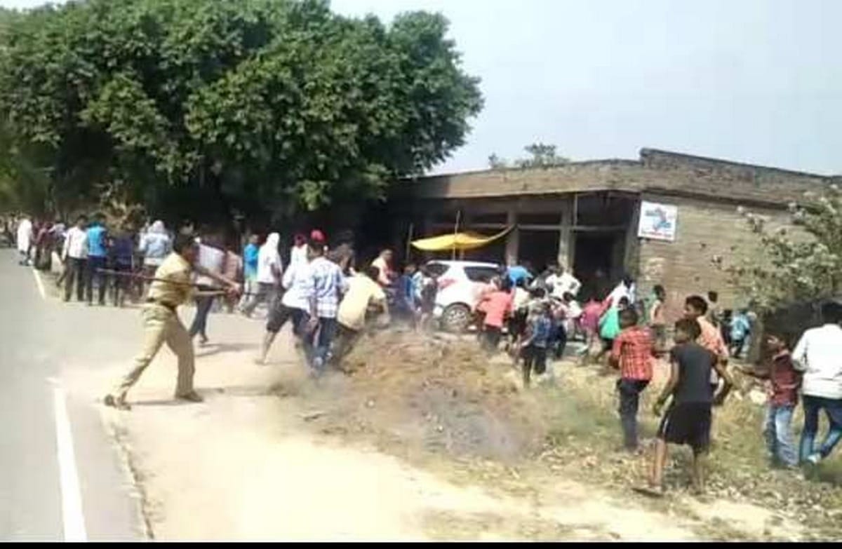 Stoning in Nirahua road show police file case on 53 person in azamgarh