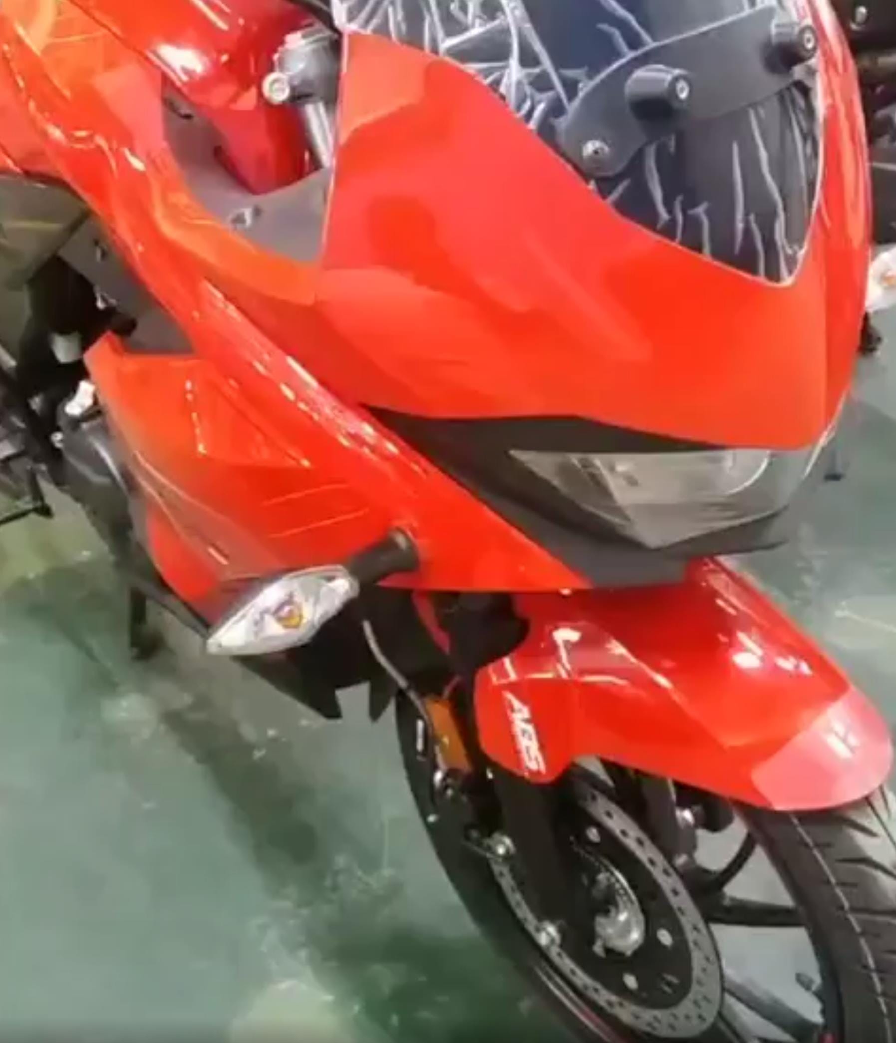 Upcoming Hero Karizma production pics leaked, could be launched in later in 2019 or 2020 auto expo
