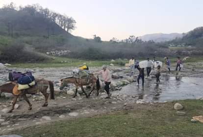 Lok sabha elections 2019 Polling parties depart for polling booth on horse and Mule in yamkeshwar