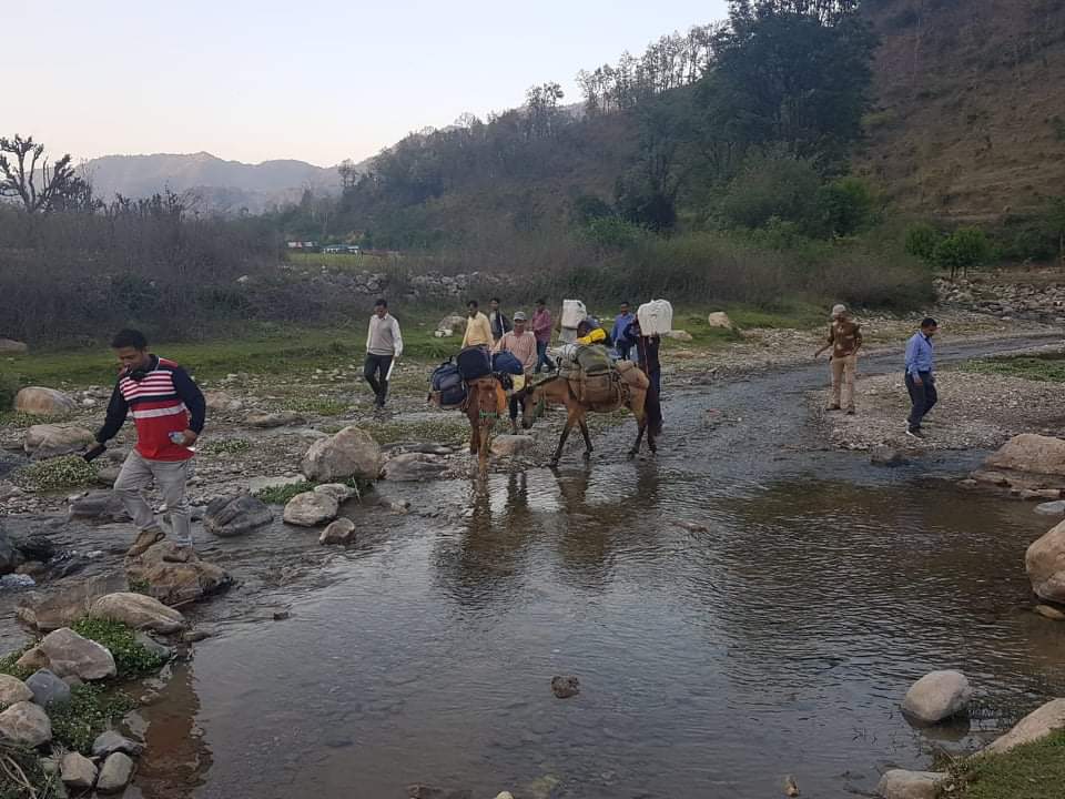 Lok sabha elections 2019 Polling parties depart for polling booth on horse and Mule in yamkeshwar