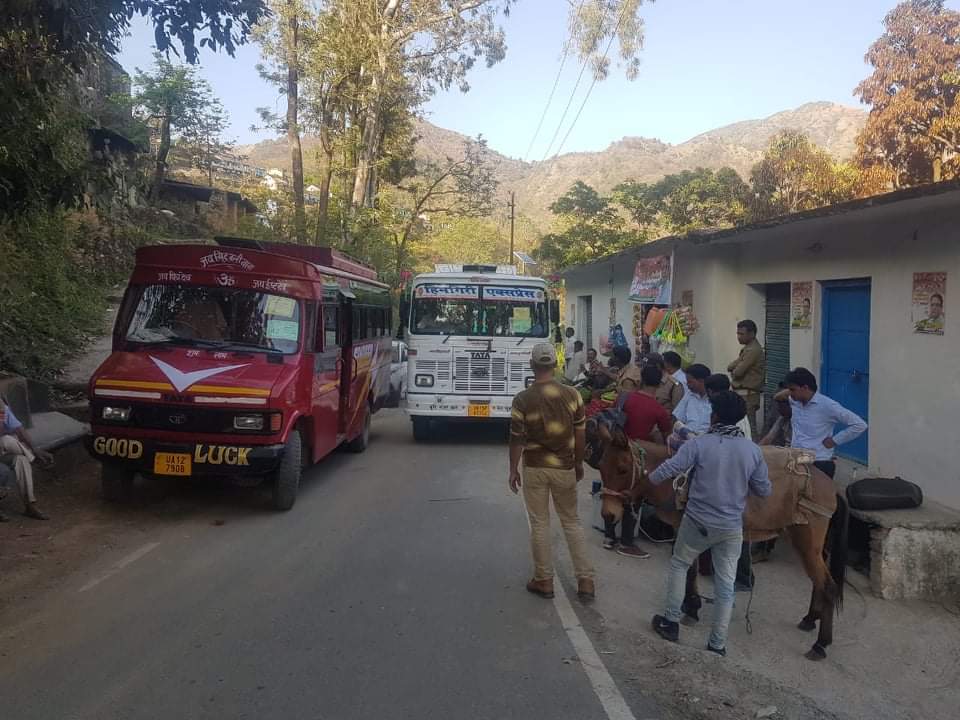 Lok sabha elections 2019 Polling parties depart for polling booth on horse and Mule in yamkeshwar