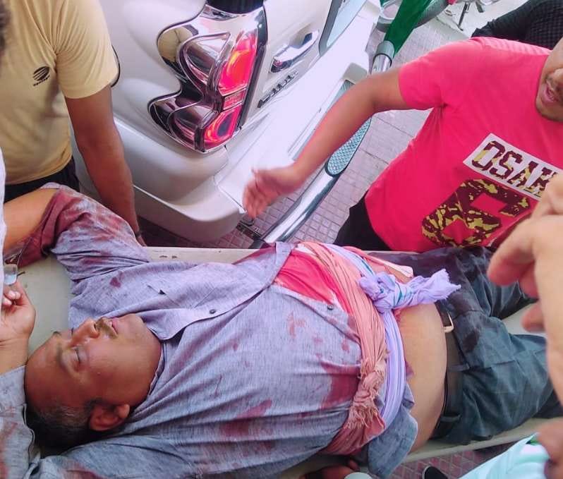 Pamp Operator's son shot 18 lakh looted