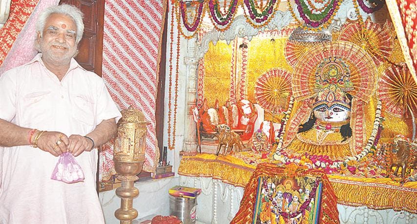 On the fourth day of Navaratri even devotees of devotees engaged in the Goddess temples by night