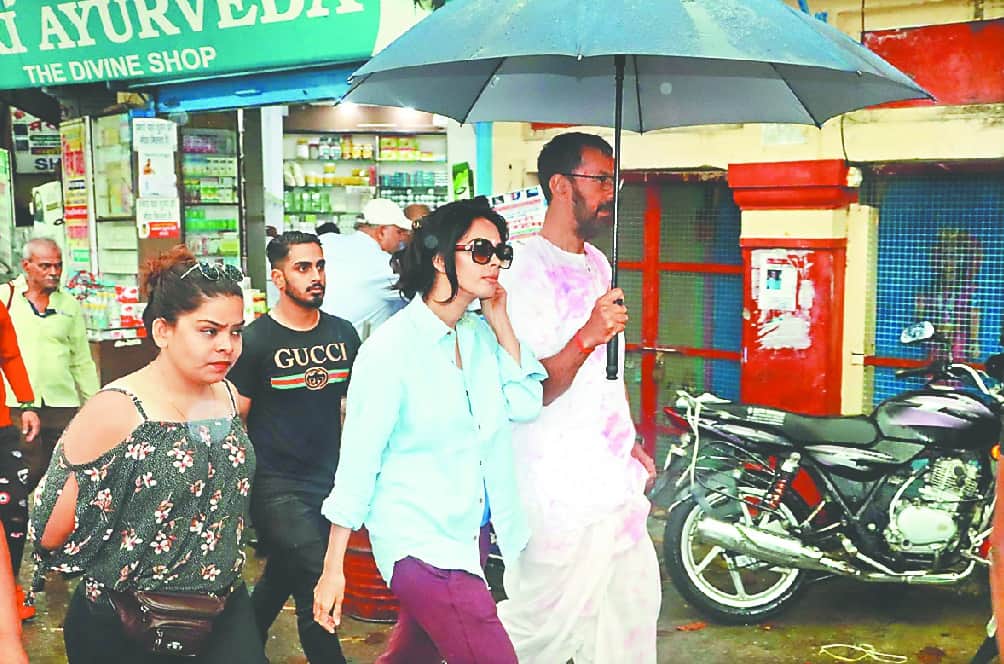 Actress Mallika sherawat wandering on street at rishikesh and haridwar
