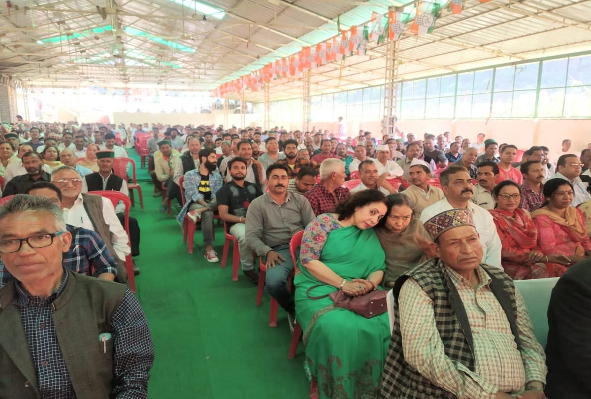 lok sabha election 2019: Anil Sharma's wife is campaigning for son Ashray Sharma