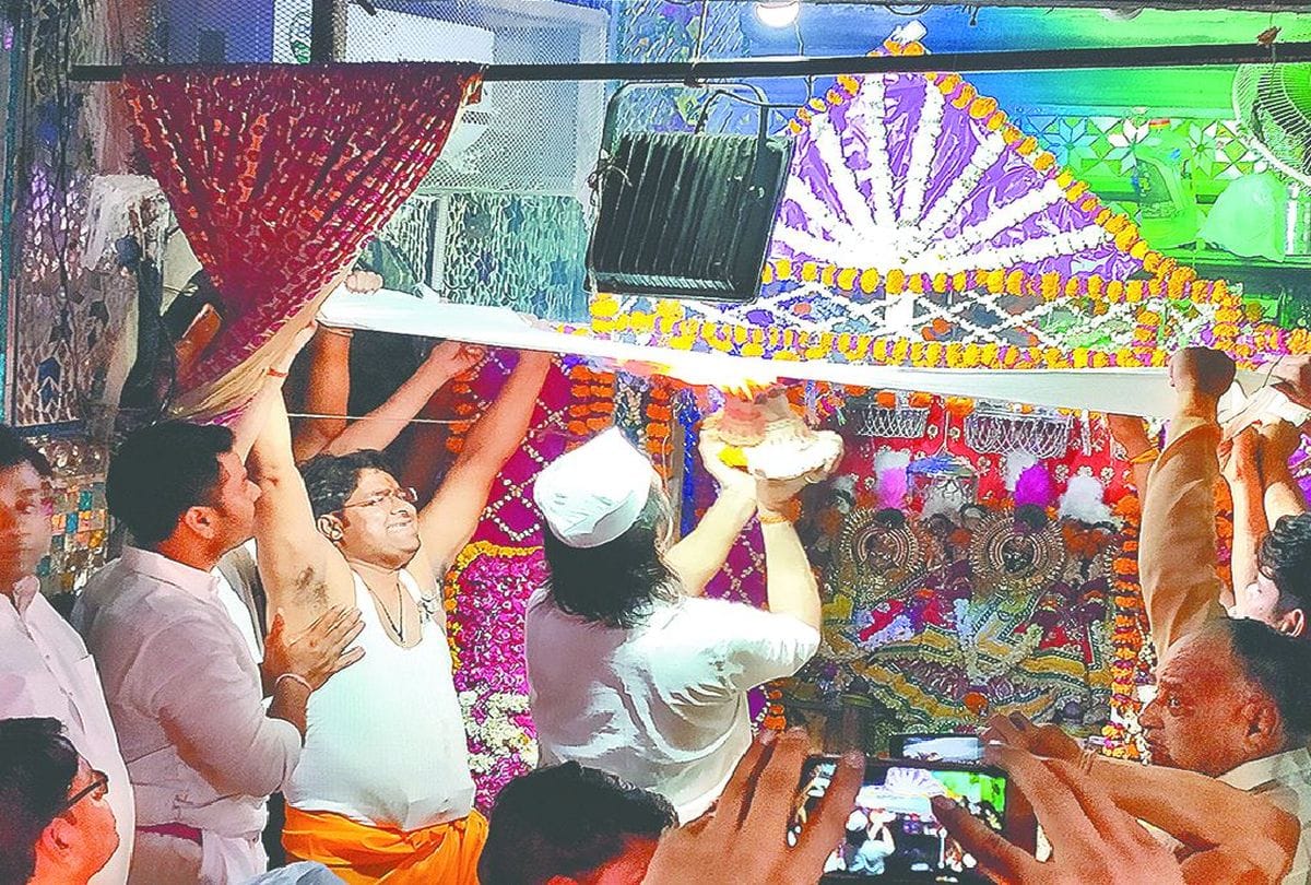 Magical aarti at nari semari mata temple in Mathura