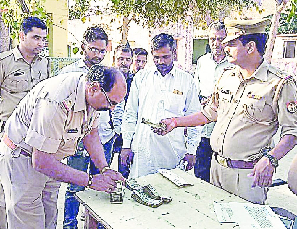 chequing ke dauraan police ne pakde 1.70 lakh