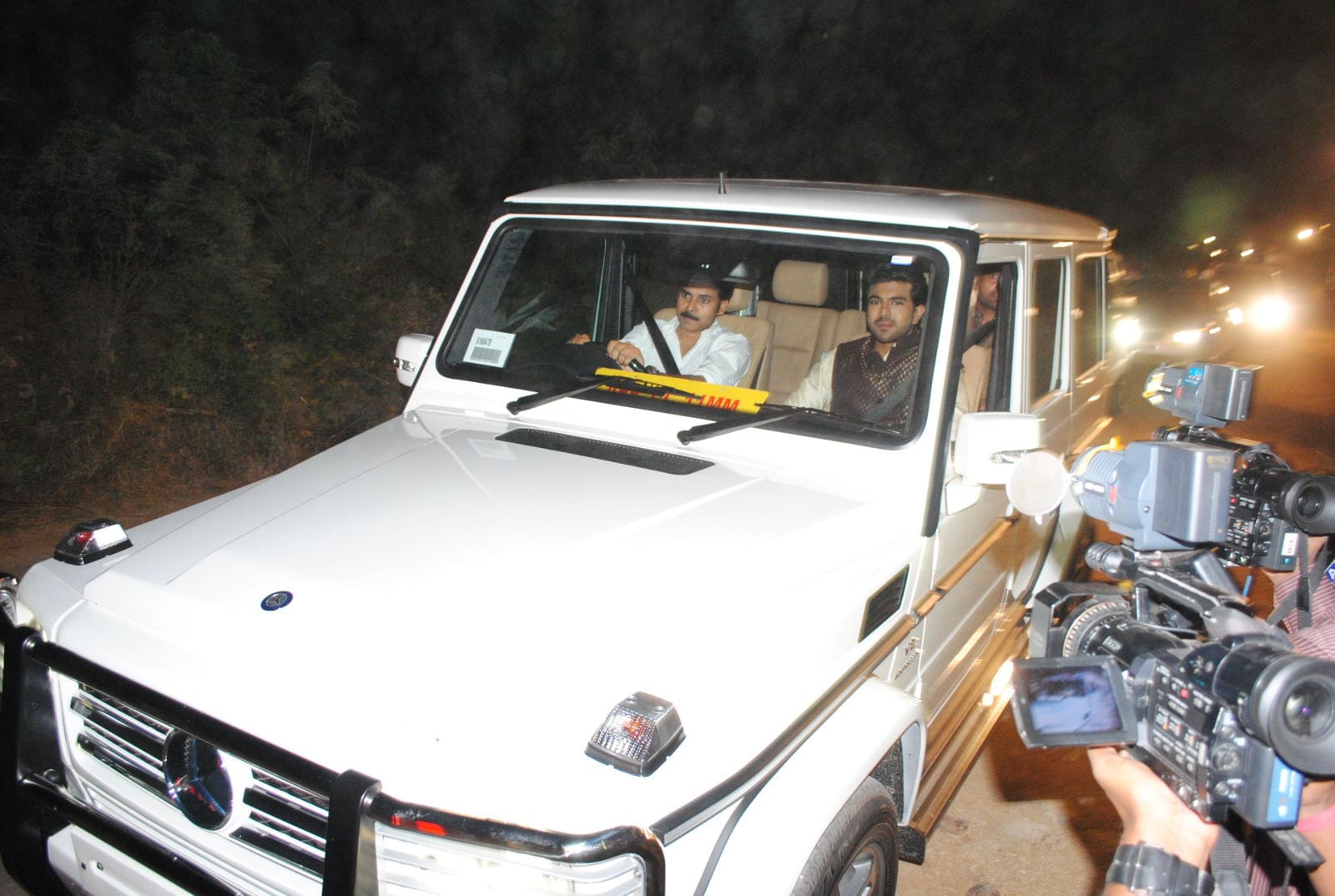 cricketer hardik pandya to bollywood actors SUV rides on mercedes amg g63 in India