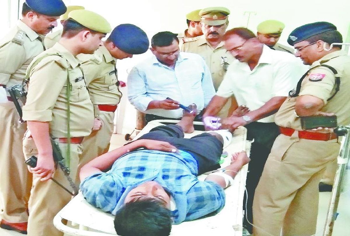 up acid attack on woman constable police arrested accused in encounter