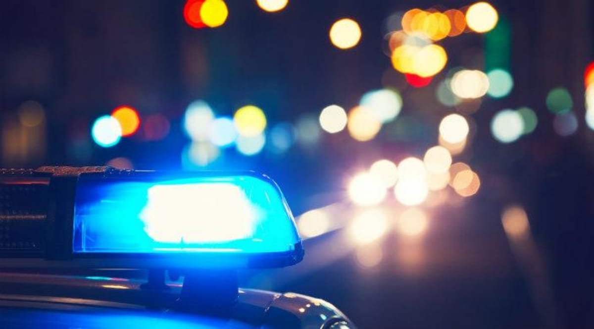 Robber tried to escape from window of 22 floor in China