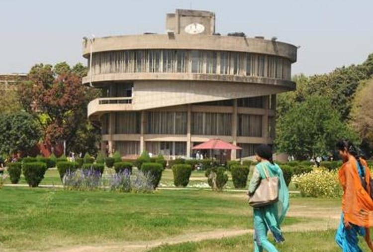 Punjab University Took Back Decision to Ban Punjab SC ST Students Degrees