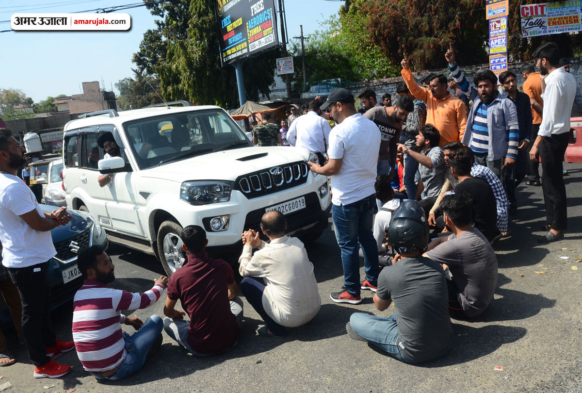 RSS leader and senior pharmacist chandrakant sharma killed by militants in kishtwar jammu kashmir