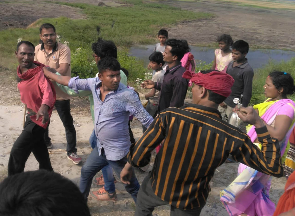 युवक ने ट्रेन के आगे कूद कर की आत्महत्या