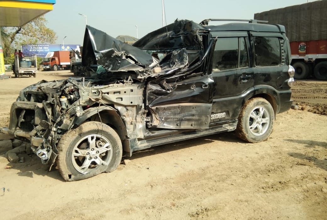 Uncle and nephew died in road accident in varanasi