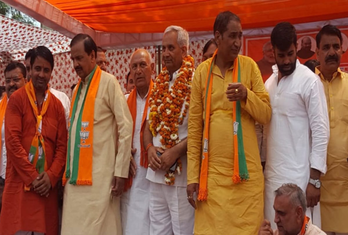 lok sabha elections 2019 sp leader vijendra singh bhati joins bjp party in stress