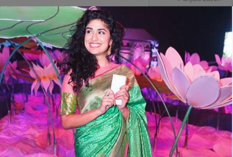 actress anjala javeri was discovered by Vinod Khanna now where she is