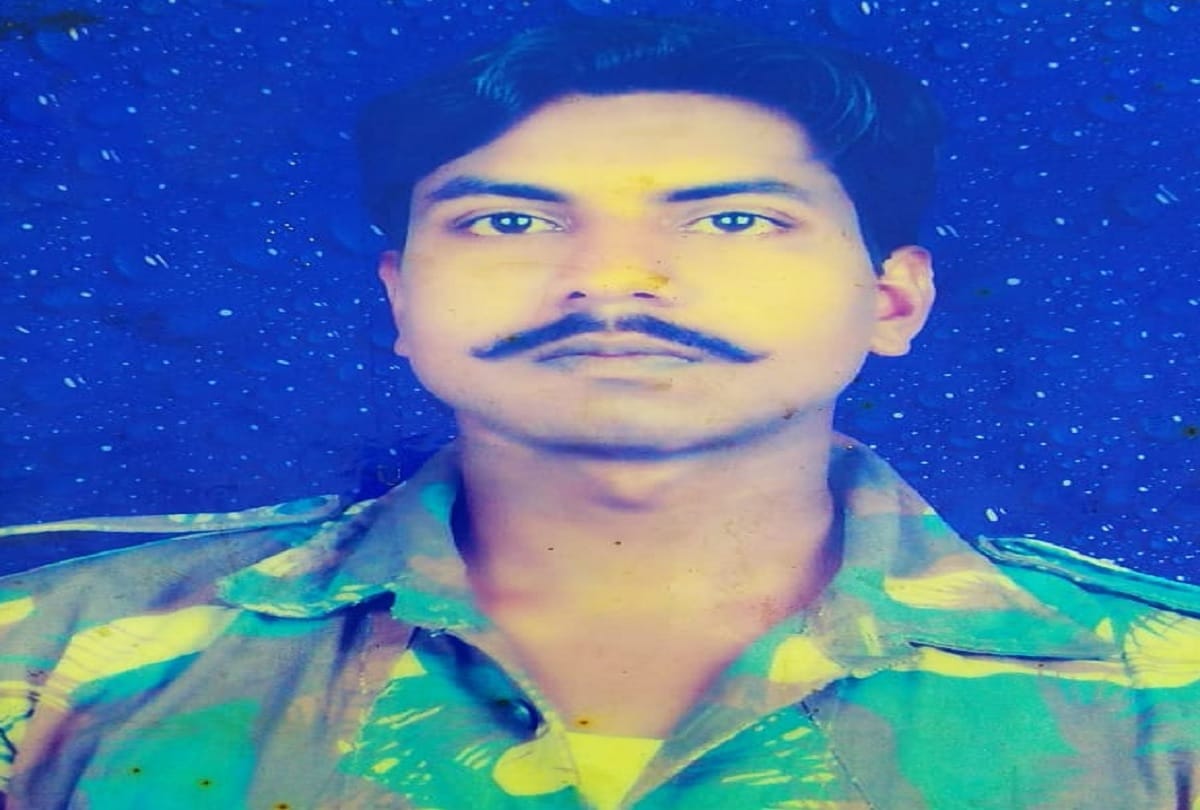 Danteshwar Maurya Martyred of Gorakhpur in Naxals attacked at Dantewada of Chhattisgarh