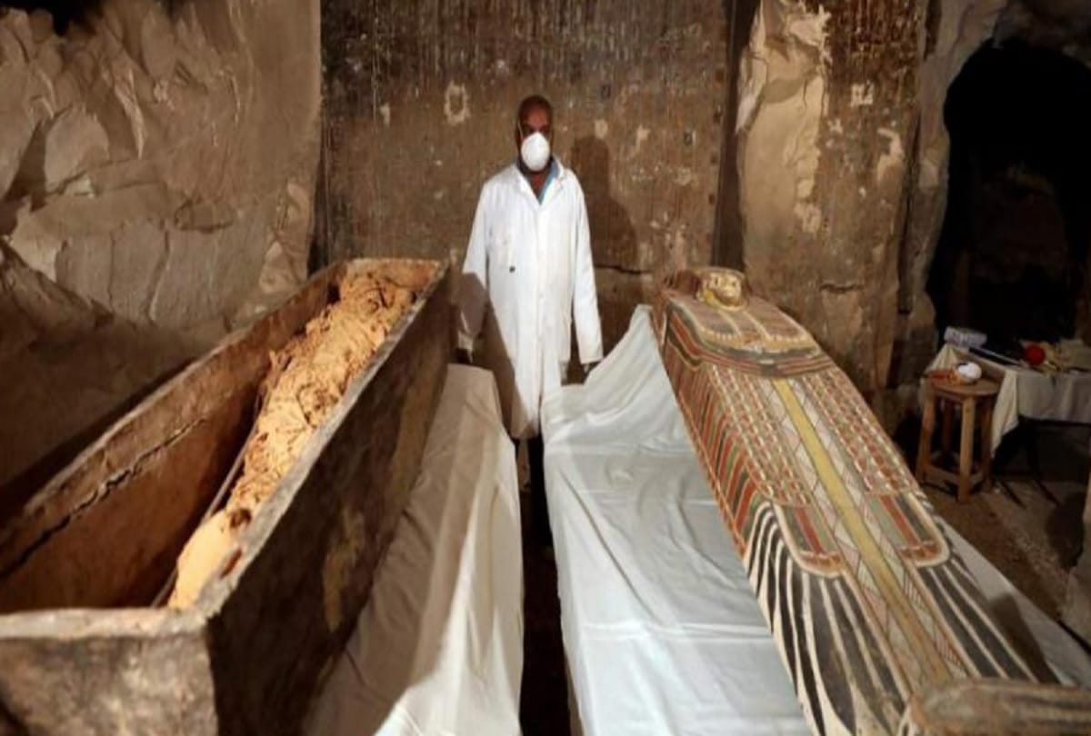thousands of years old Egyptian sarcophagus mummy in gold found in opened on live Discovery channel