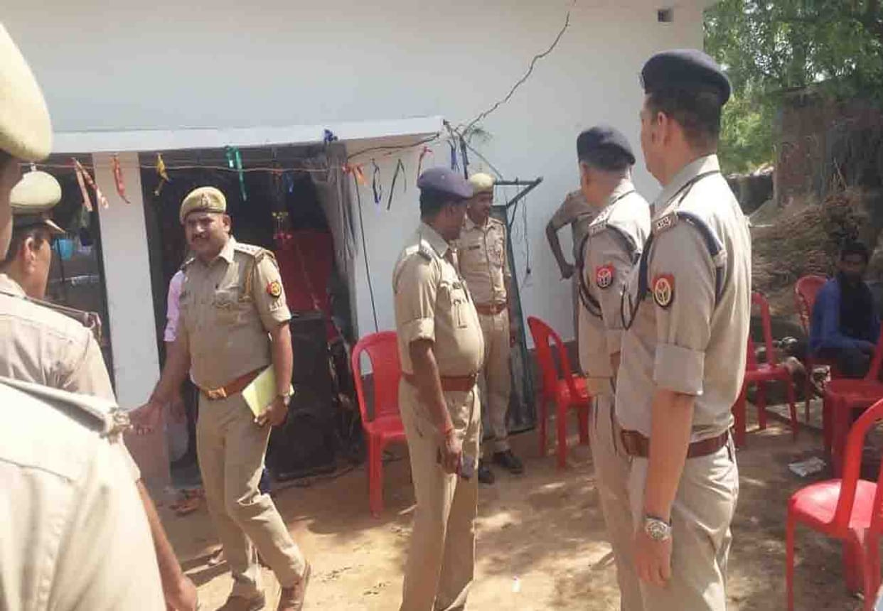 farmer died in unnao, dead body found near house
