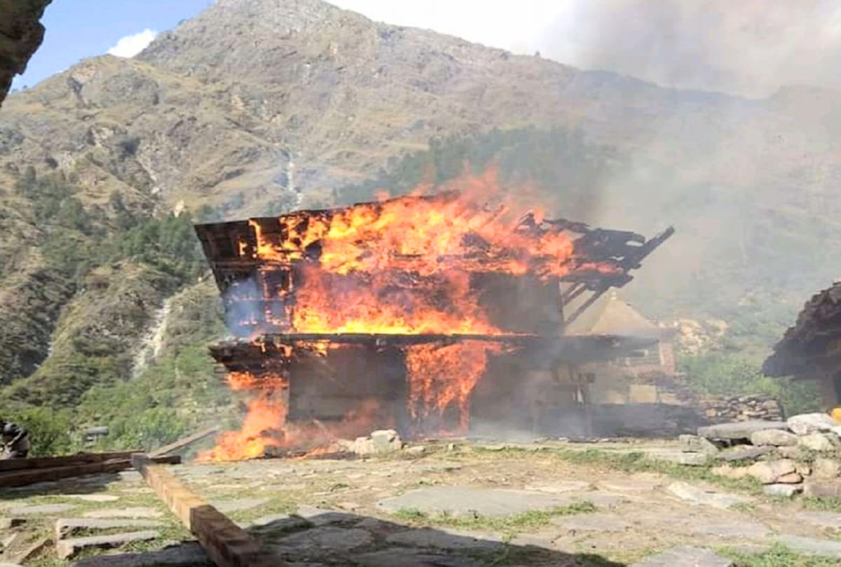 cow shed gutted in fire in kullu himachal