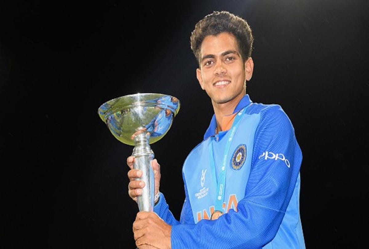 Rahul Dravid supported injured bowler Kamlesh Nagarkoti