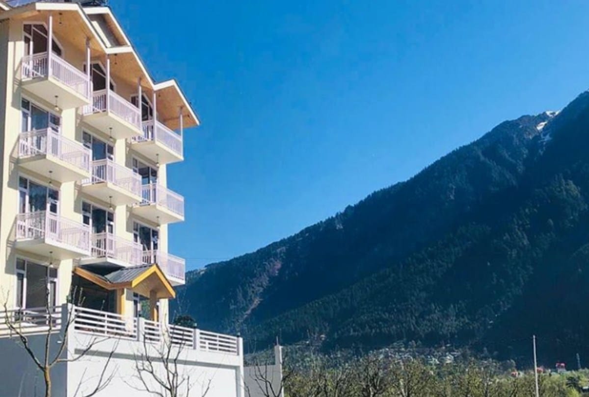 kangana ranaut sister Rangoli open hotel in Manali Himachal Pradesh