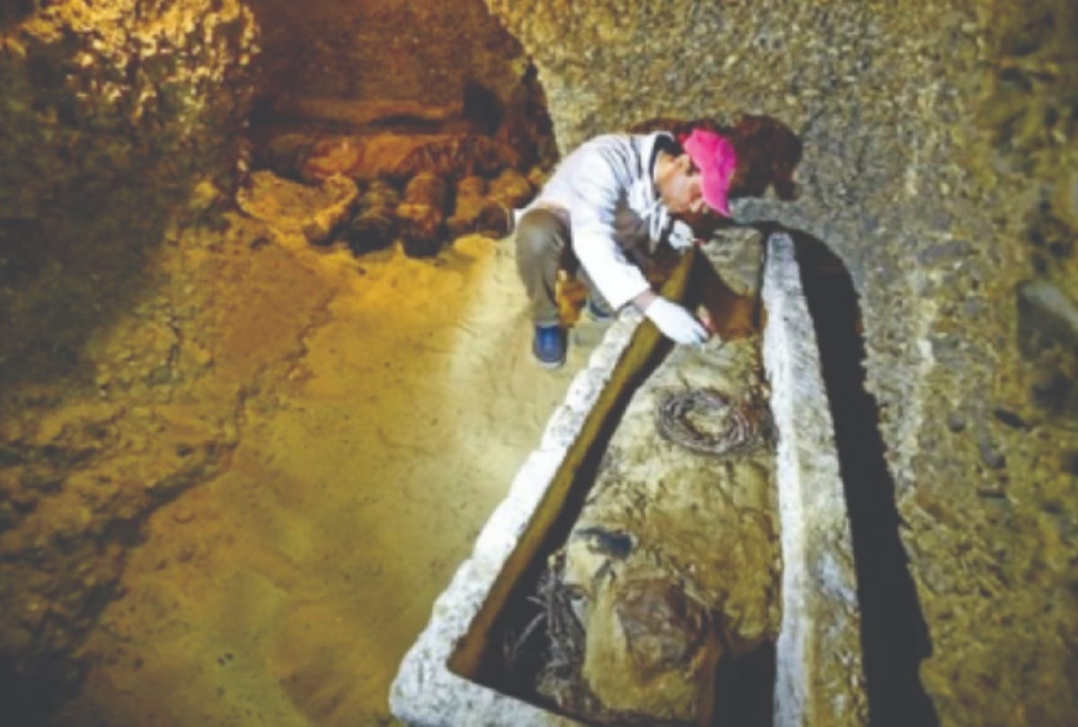 thousands of years old Egyptian sarcophagus mummy in gold found in opened on live Discovery channel