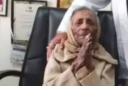 Dr AP Tikku treated his teacher premlata mishra