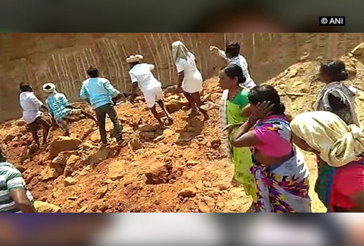 Jhansi wall collapse two labour trap one died