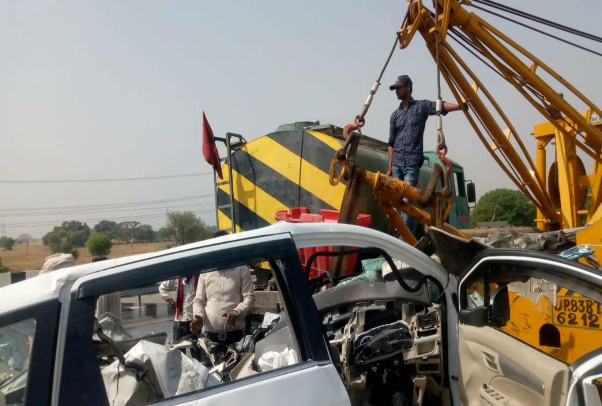 eight youths dies in accident on Agra Lucknow expressway