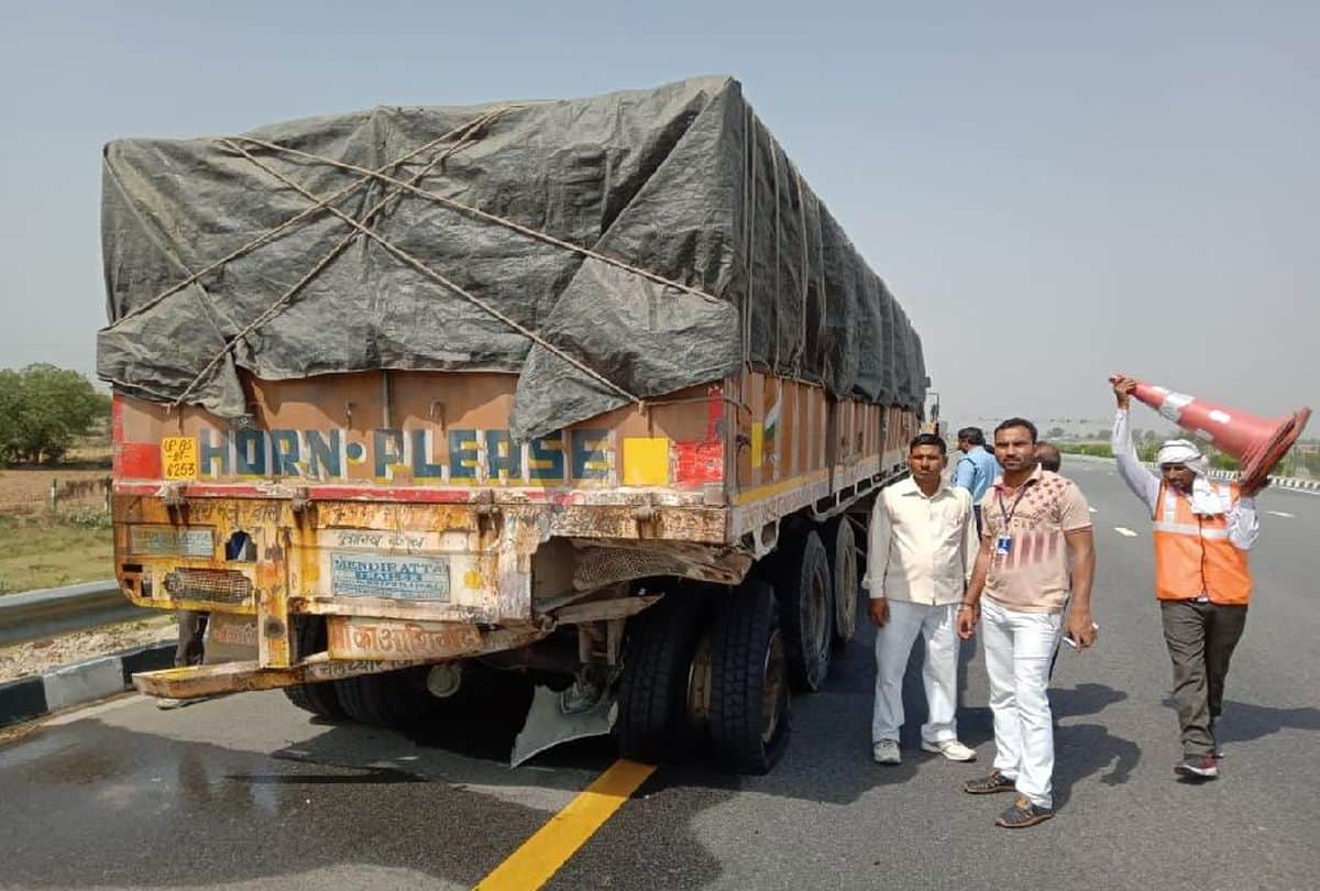 agra lucknow expressway accident 8 die update news