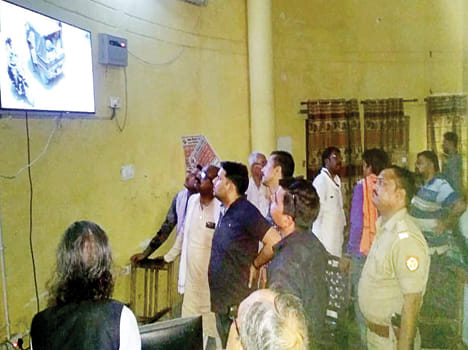Three lakh rupees from trader in Naveen Gala Mandi