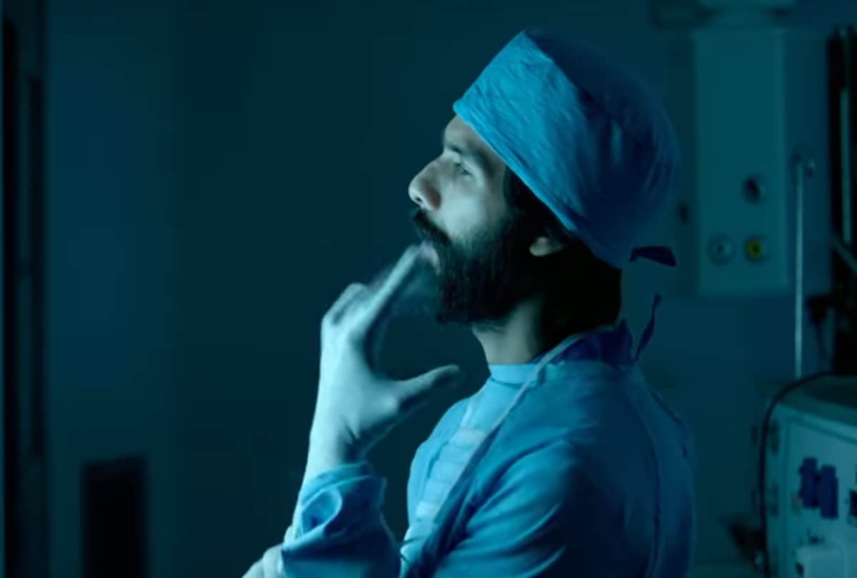 shahid kapoor reveals he had to smoke 20 cigarettes in a day during shoot kabir singh