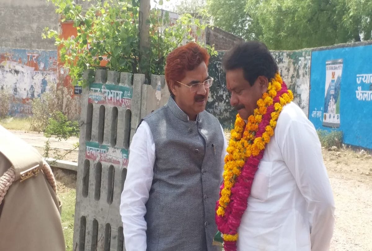 viral pictures of bsp leader and bjp candidate lok sabhe elections 2019
