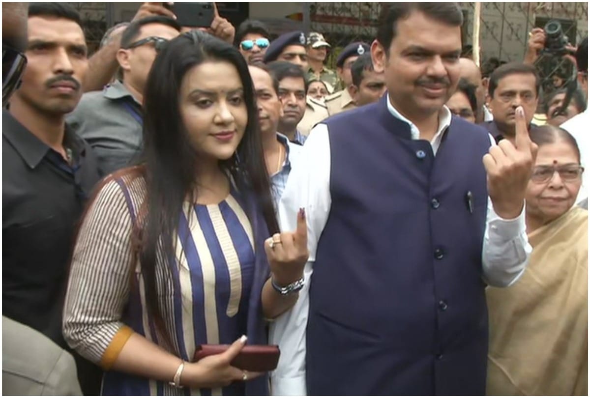 Lok sabha chunav first phase polling in 20 states updated with latest news