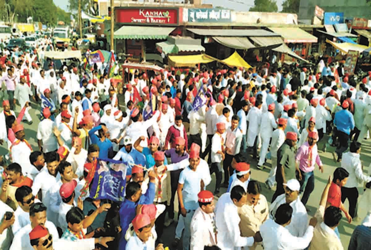 sapa candidate indrajeet saroj did the nomination